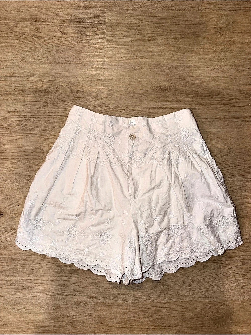Free People Embroidered White Shorts Size Large